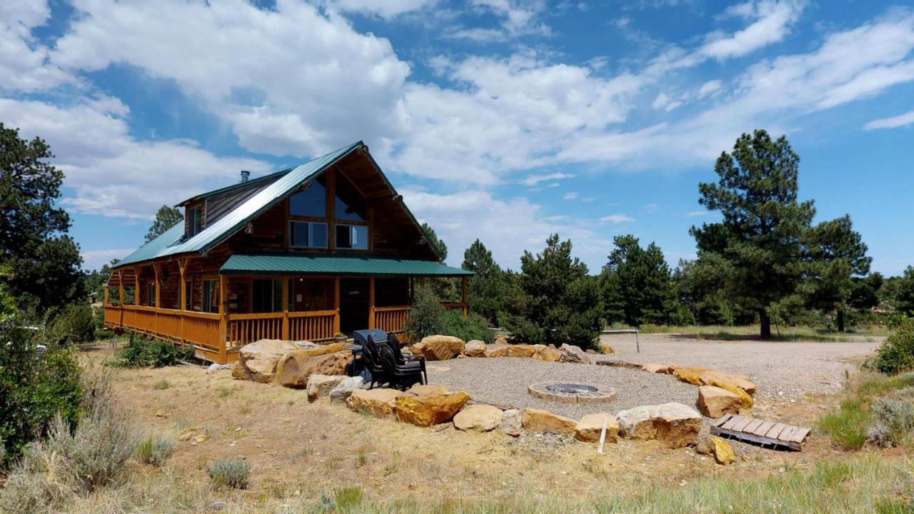 Canyon View Family Cabin, Deck, Tv Room, Games, Bbq, Campfire Monticello Buitenkant foto