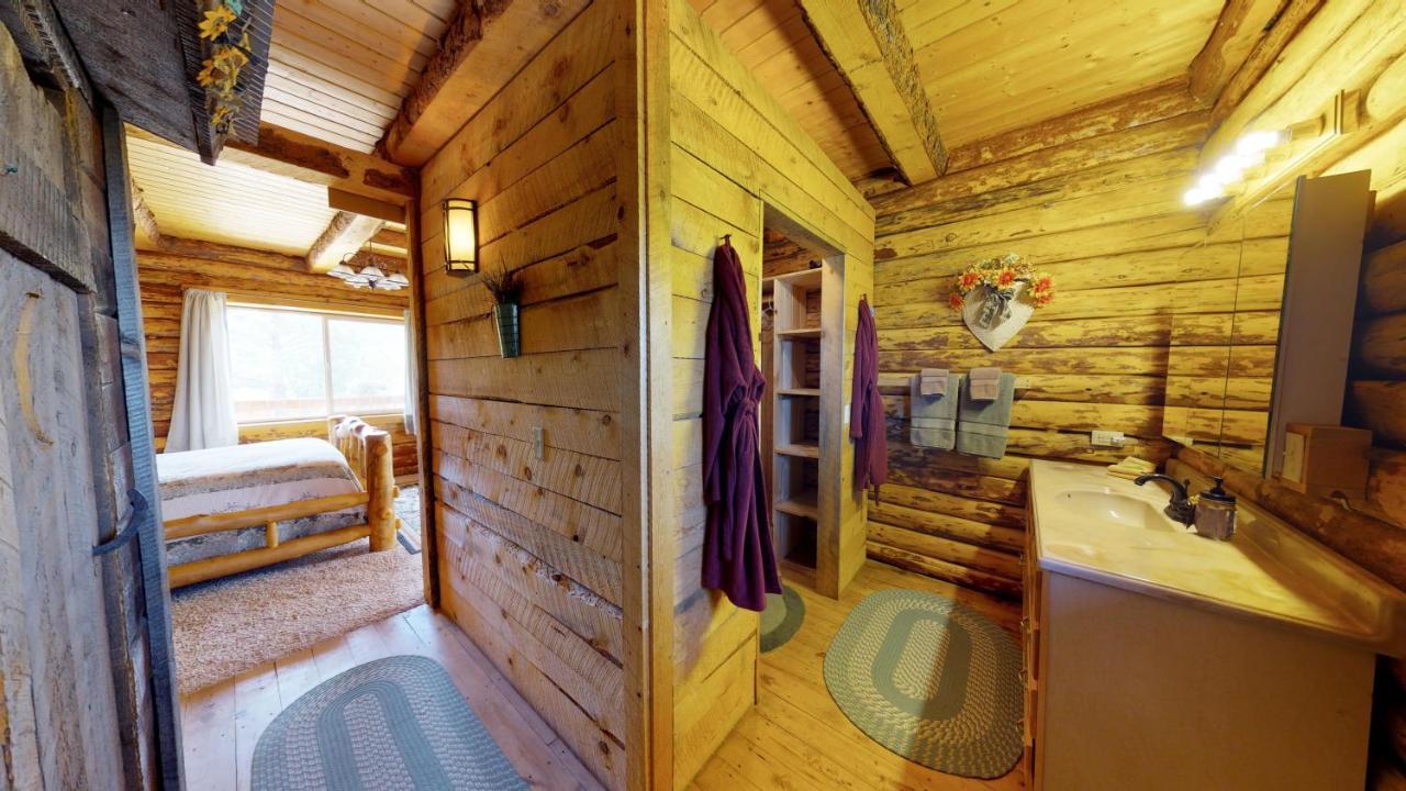 Canyon View Family Cabin, Deck, Tv Room, Games, Bbq, Campfire Monticello Buitenkant foto